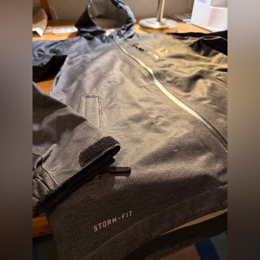 Washington State Nike Pro Rain Jacket - Picture 2 of 11